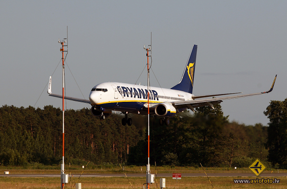 Boeing 737-8AS